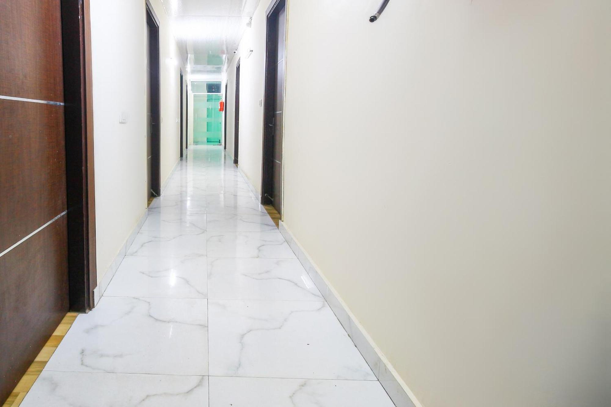 דלהי Hotel O Ansh Residency מראה חיצוני תמונה